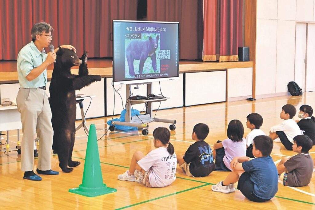 富山県内でクマ出没相次ぐ 登下校の安全確保強化、小学校では出没想定した訓練（北日本新聞） - Yahoo!ニュース - Yahoo!ニュース
