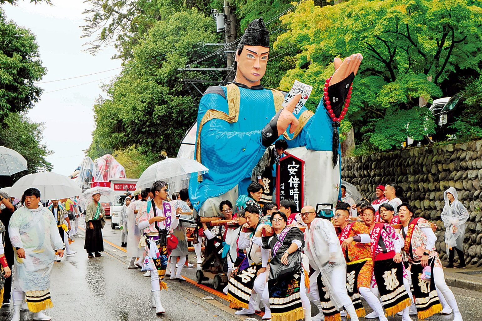 「ヨーホーライ」 造り物 鶴来練る　ほうらい祭り開幕　６体、雨の中威勢良く（北國新聞社） - Yahoo!ニュース
