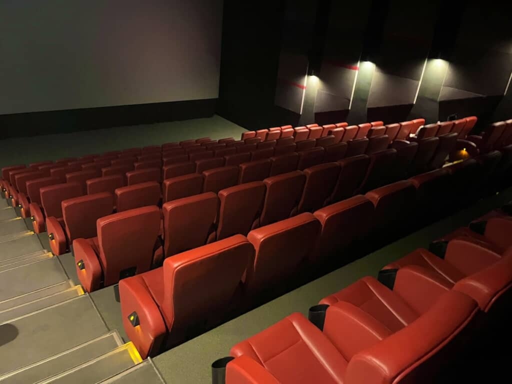 カンボジアの映画館で『鬼滅の刃』を鑑賞→「炭治郎の呼び方草」“興味深い感想”に反響「チケット代やば!!!!!」「観客が急に……」「こういうレポ好き」（ねとらぼ） - Yahoo!ニュース