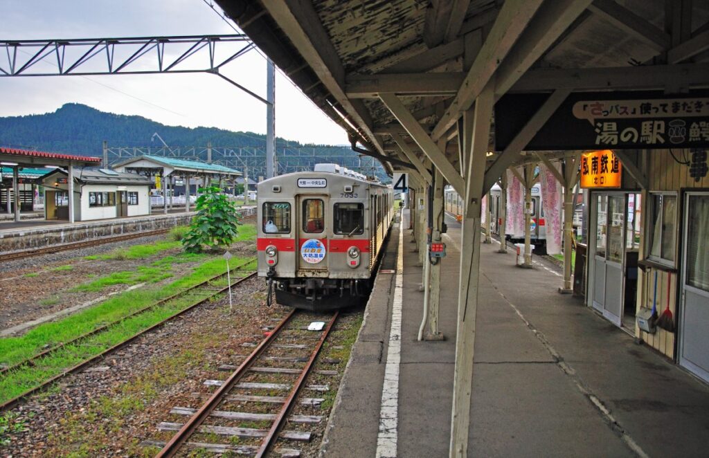 弘南鉄道 大鰐線が2028年4月1日から運行休止へ、元･東急7000系が活躍する路線が直面した人口減少と赤字の壁（青森県） | 鉄道ニュース | 鉄道チャンネル