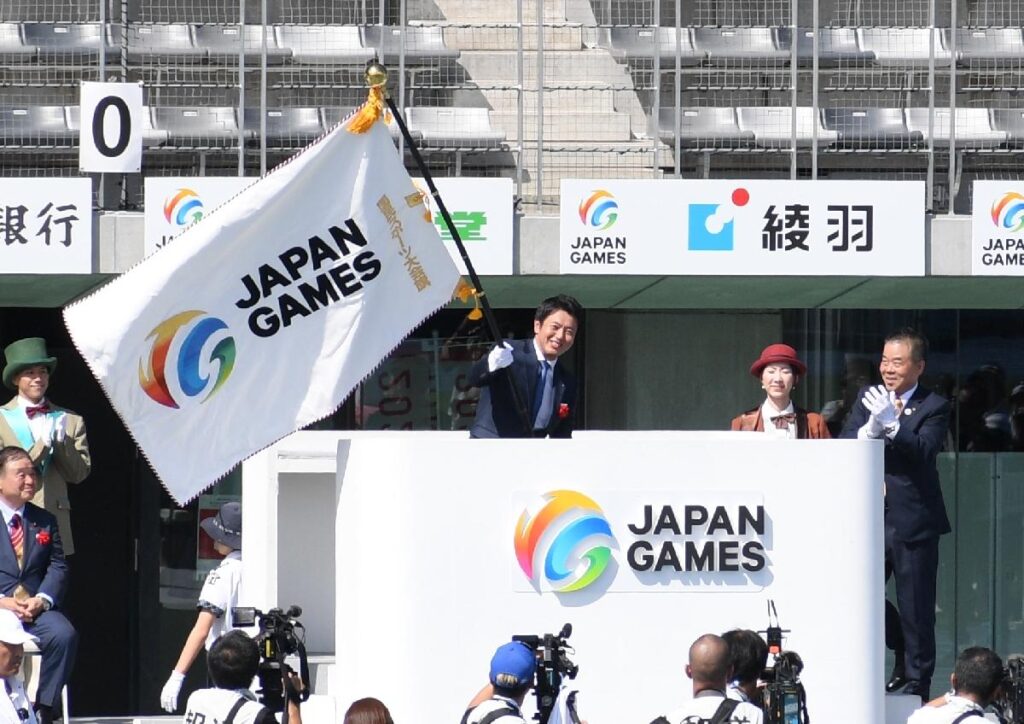 国スポ、来年は青森で 宮下知事が大会旗引き継ぐ（デーリー東北新聞社） - Yahoo!ニュース