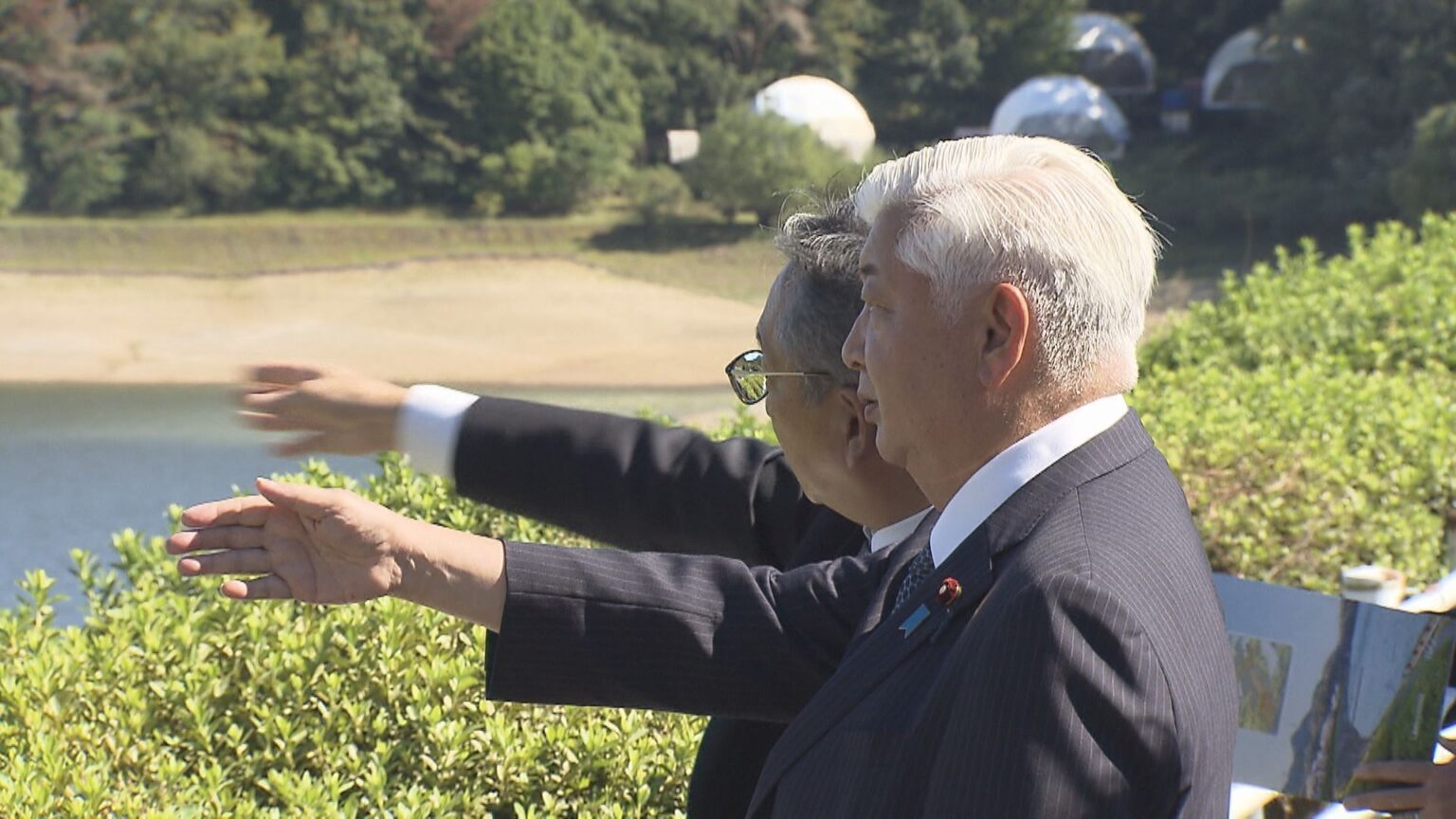 自衛隊機が墜落し2人が死亡…愛知県犬山市の入鹿池を中谷防衛相が初めて訪問 地元の人に声をかけ謝罪する場面も（東海テレビ） - Yahoo!ニュース