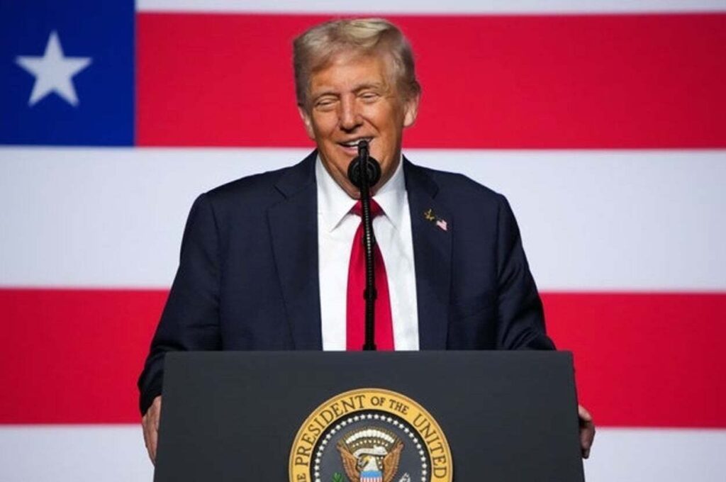 「拍手がない」トランプ氏、軍への演説でチクリ。脅迫まがいの冗談に波紋「君たちの階級と将来は終わり」 - Yahoo!ニュース