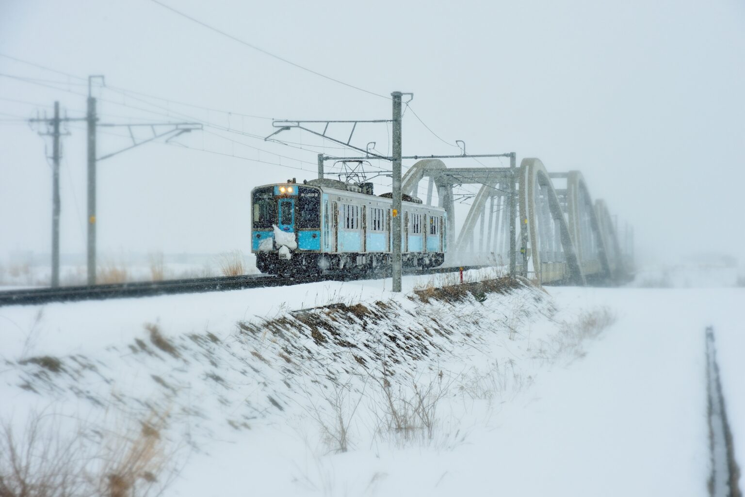 青森の冬を“あで”と地酒で味わう旅 「酒のあで雪見列車」 が10周年運行へ（FINDERS） - Yahoo!ニュース