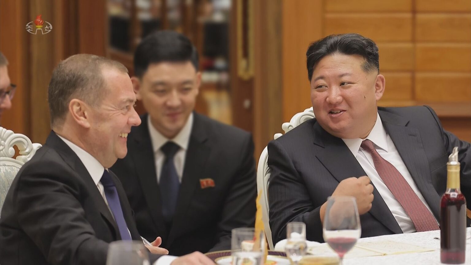 ロシア・メドベージェフ前大統領が北朝鮮・金正恩総書記と会談　ロシアへの北朝鮮兵派遣に感謝の意（TBS NEWS DIG Powered by JNN）