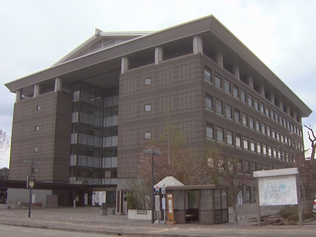 山林近くで栗拾いしていた70代男性がクマに襲われ重傷 ツキノワグマの親子2頭と遭遇したと話す 岐阜県高山市（東海テレビ） - Yahoo!ニュース