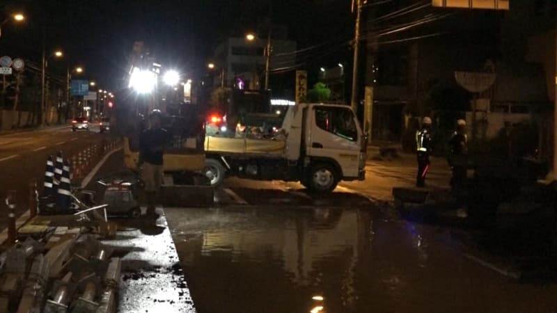 さぬき浜街道で道路陥没／水道管に亀裂見つかる【香川】（TSCテレビせとうち） - Yahoo!ニュース