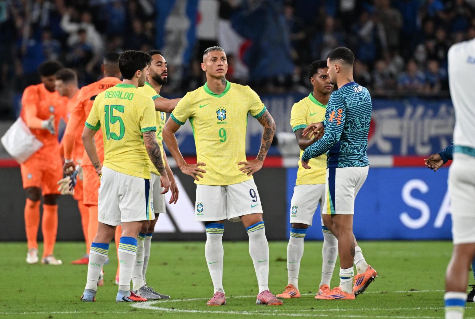 王国ブラジルが呆然 日本にまさかの大逆転負けで初黒星 前半２－０も後半暗転３失点 ミス連発で自滅 スタジアム騒然、カナリア軍団意気消沈 指揮官「残念だし不満」（デイリースポーツ） - Yahoo!ニュース - Yahoo!ニュース
