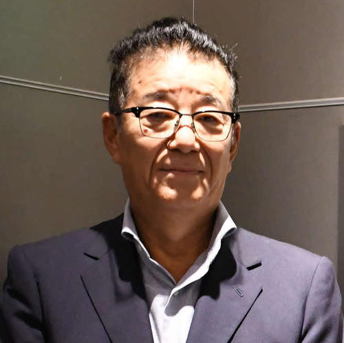 ラジオ番組の初収録に参加した松井一郎氏（撮影・阪口孝志）