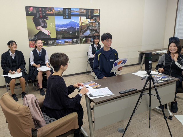 米国マリーナ市の高校生とオンラインで交流　英語で町を紹介―伊豆の国 / 伊豆新聞デジタル