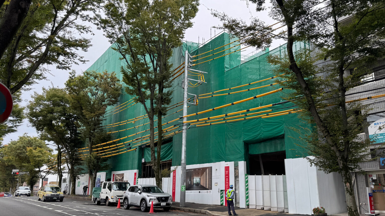 【速報】横浜市の工事現場で男性作業員が“パレット”に挟まれ心肺停止　駐車場の工事中に「床」部分が落下か　警察が事故原因を調べる　神奈川（TBS NEWS DIG Powered by JNN）