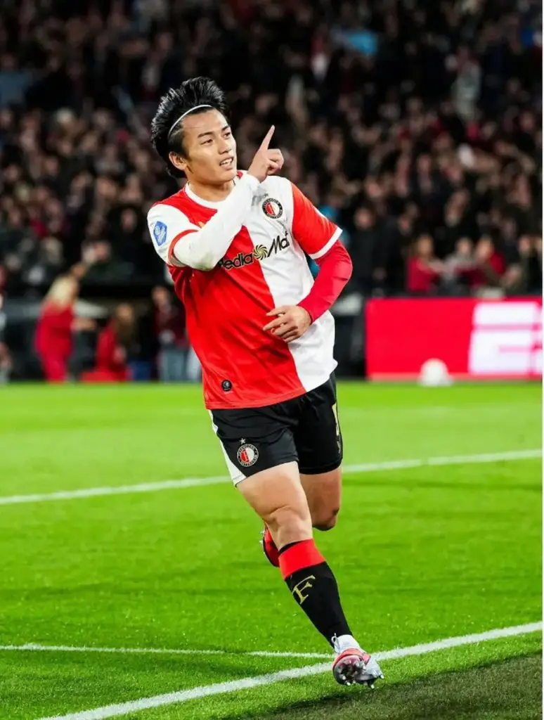 フェイエノールト・上田　前半だけでハットトリック　欧州挑戦4年目で初　開幕9試合11得点 - スポニチ Sponichi Annex サッカー