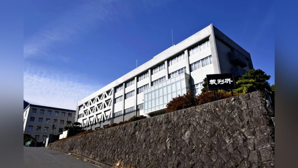 車ではねた男性を山中に遺棄、検察側の医師「遺棄後１８時間は生存」「救命の可能性あった」 - 読売新聞オンライン