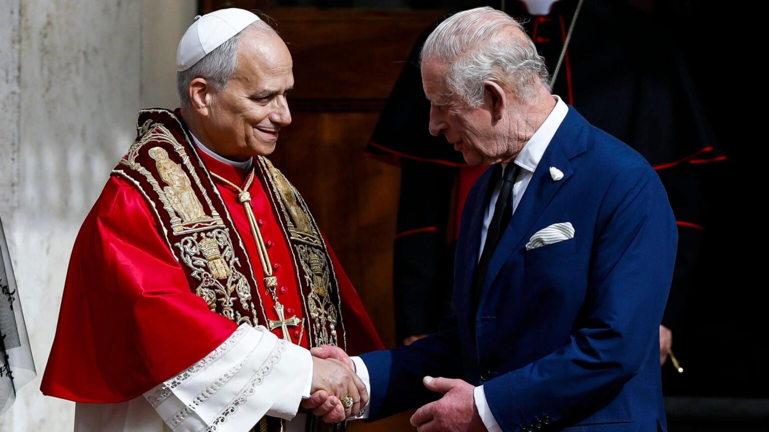 イギリス国王とローマ教皇、並んで祈り歴史を作る（BBC News） - Yahoo!ニュース