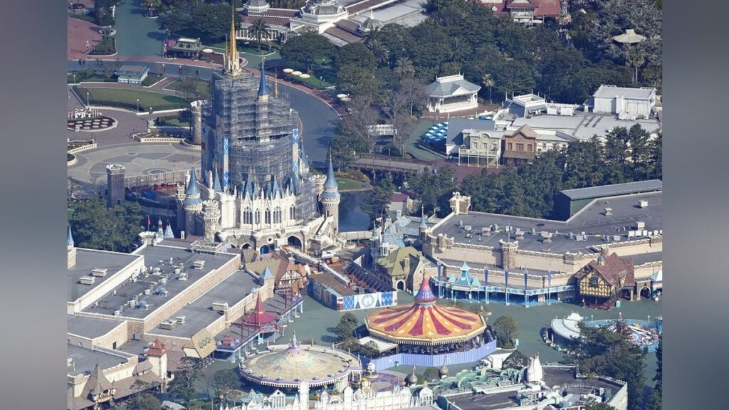 東京ディズニーランドで男児救急搬送…アトラクション「美女と野獣」で安全ベルトが首にかかる - 読売新聞オンライン