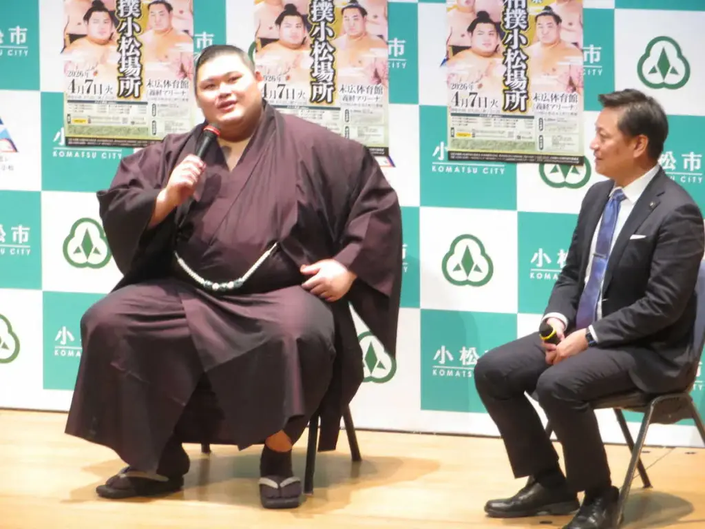お気に入りのロンドン土産は自身のポスター！？大の里が石川県小松市で凱旋トークショー - スポニチ Sponichi Annex スポーツ