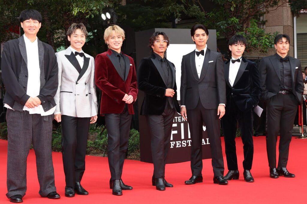 GENERATIONS タキシード姿で「東京国際映画祭」レッドカーペットに登場（東スポWEB） - Yahoo!ニュース