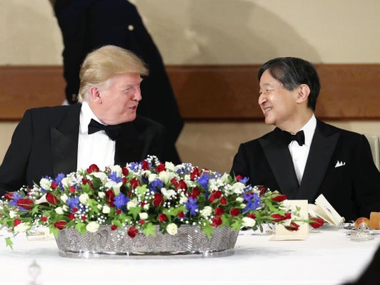 宮中晩餐会で天皇陛下と歓談するトランプ米大統領（２０１９年５月２７日、皇居・宮殿「豊明殿」で）