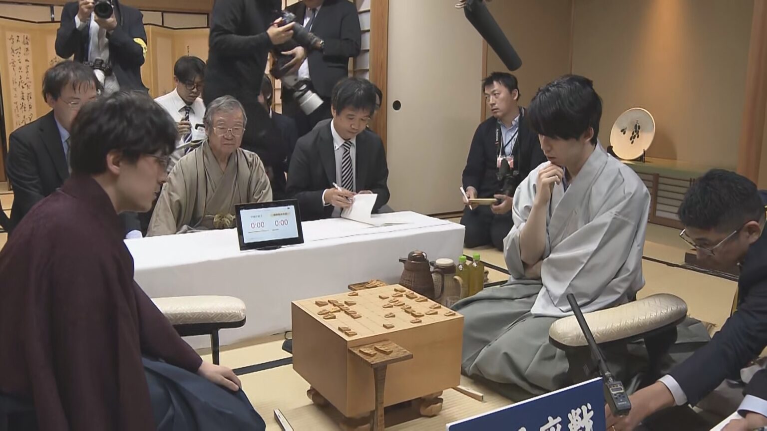 【速報】将棋の藤井聡太七冠（23）が「王座戦」に敗れ七冠から六冠に陥落　勝利した伊藤匠叡王（23）は初のタイトル二冠に（TBS NEWS DIG Powered by JNN）