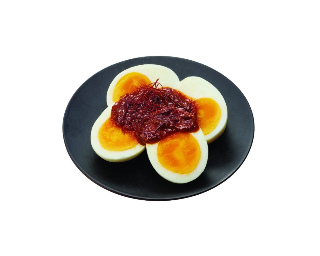 ファミマ「味仙本店監修 辛旨だれのたまご」