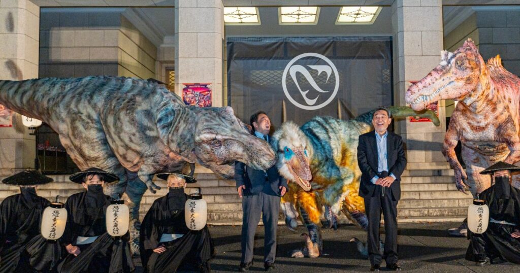 【東博】伝説のイベントが帰ってくるぞ！「恐竜大夜行2025」はガチ!! 恐竜の迫力に及び腰のカメラマンとキッズモデル、そして食われる副館長 - ロケットニュース24