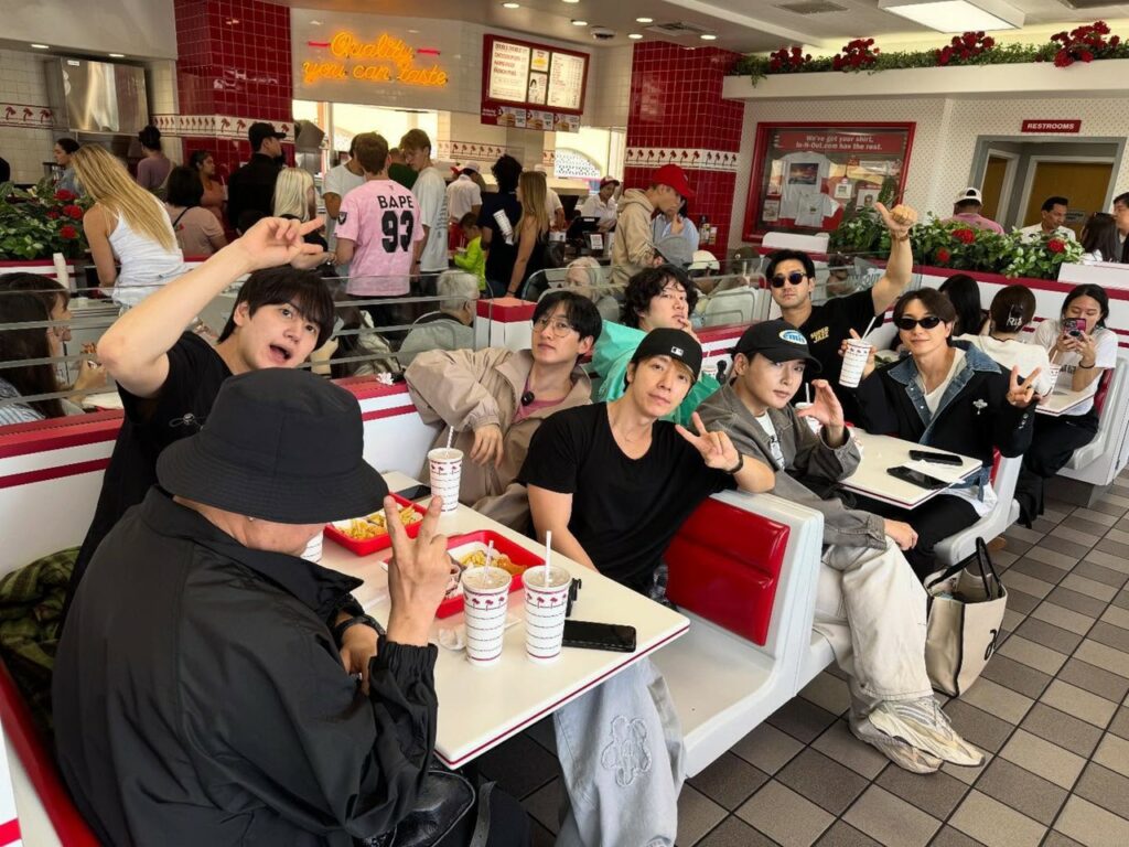「SUPER JUNIOR」イトゥク、メキシコでメンバーそろってハンバーガーのモッパン | wowKorea（ワウコリア）