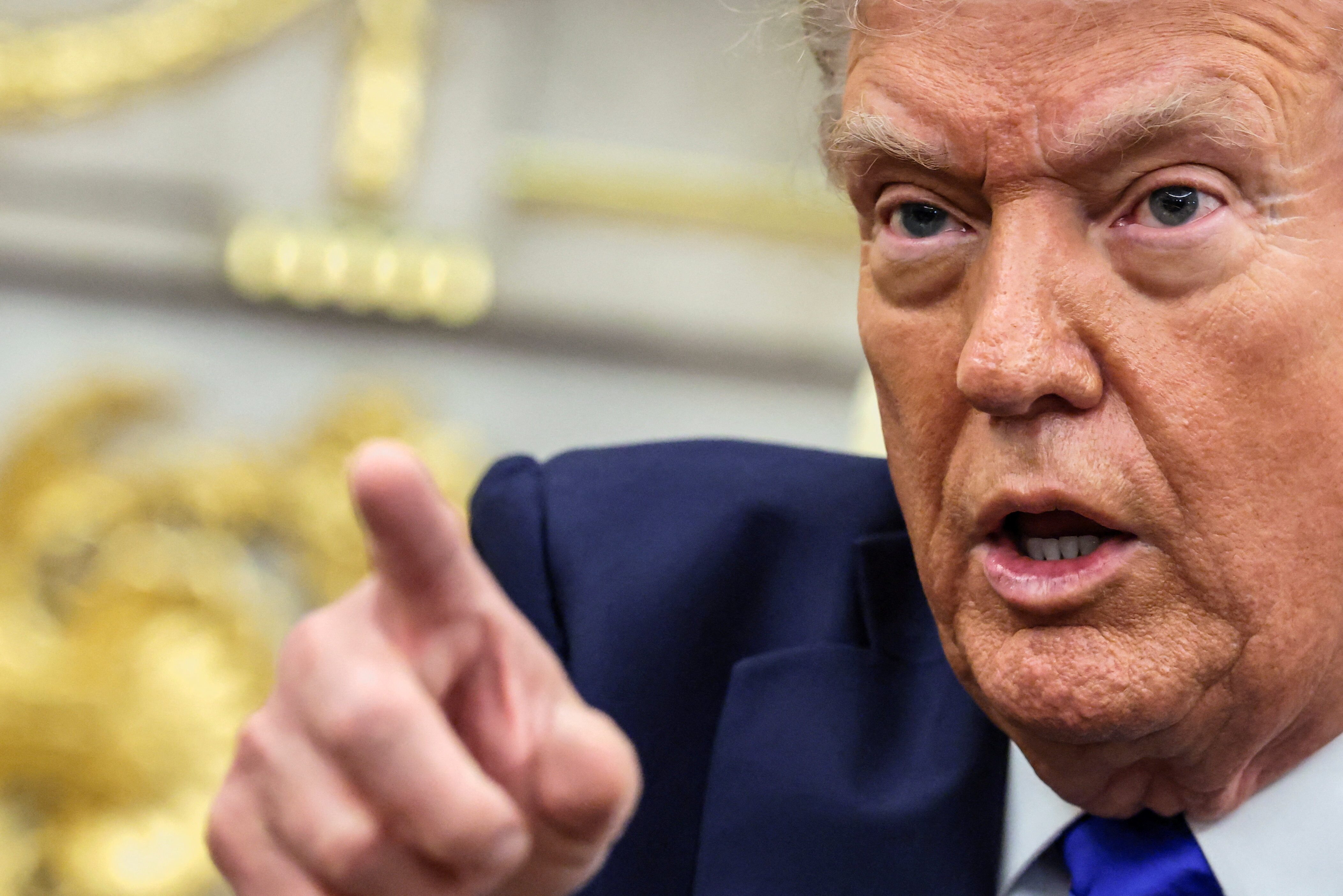 米シカゴ市長とイリノイ州知事「刑務所に入るべき」＝トランプ氏