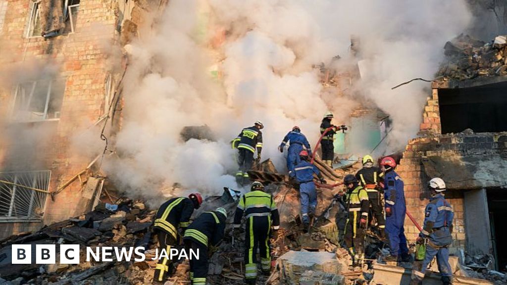 ロシアのキーウ攻撃で23人死亡、EU代表部施設も損傷　欧州首脳らが強く非難 - BBCニュース