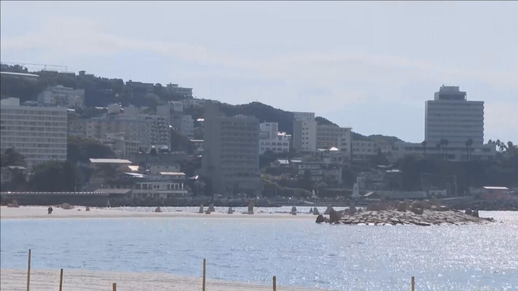 和歌山・白浜町で「宿泊税」の検討会始まる　２０年後に人口３割減の見込み　将来の税収減に備えて新たな財源確保へ
