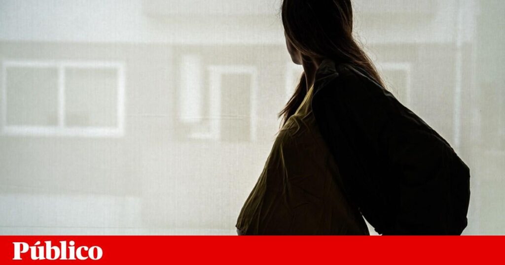 ポルトガルでの2,000人の女性の産業費用