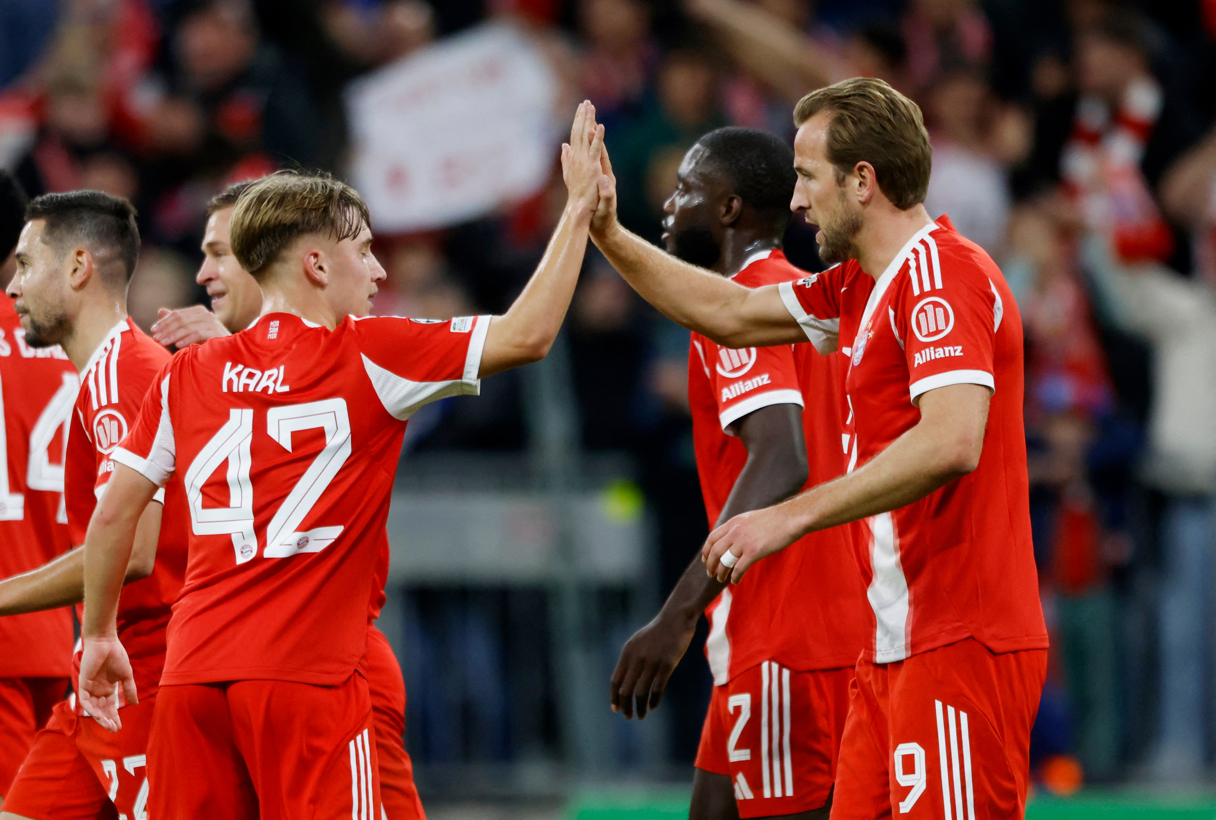 サッカー＝欧州ＣＬ、バイエルン圧勝　17歳がドイツ選手最年少弾