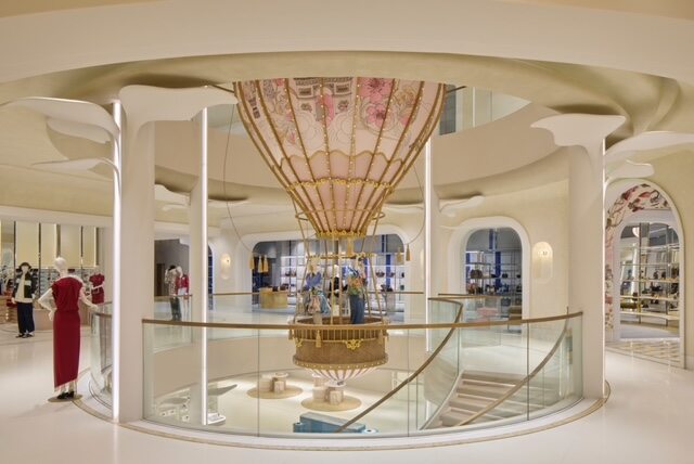 新百貨店の内装