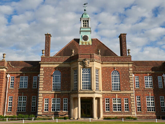 小学生から「グローバルで活躍できる学力」と「人間力」を鍛えるイギリスの教育。 今、選ぶべきボーディングスクールとは – with class -講談社公式 小学生から「グローバルで活躍できる学力」と「人間力」を鍛えるイギリスの教育。 今、選ぶべきボーディングスクールとは - with class -講談社公式