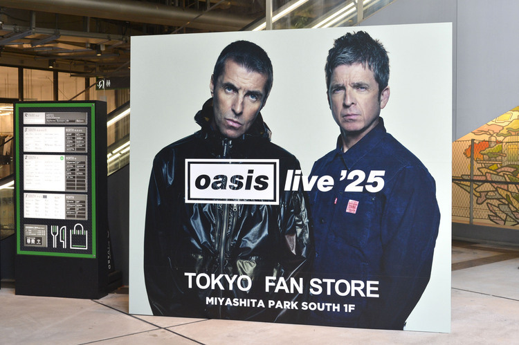 日本初のオアシス公式ポップアップショップ「Oasis Live ‘25 Tokyo Fan Store」に一足先に行ってきた！