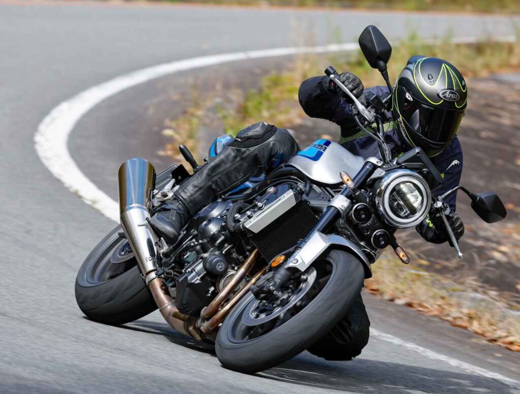 【レビュー】ホンダ「CB1000F」インプレ｜国内初試乗！ 新世代のフラッグシップCBの実力を速攻試乗で徹底検証！ - webオートバイ