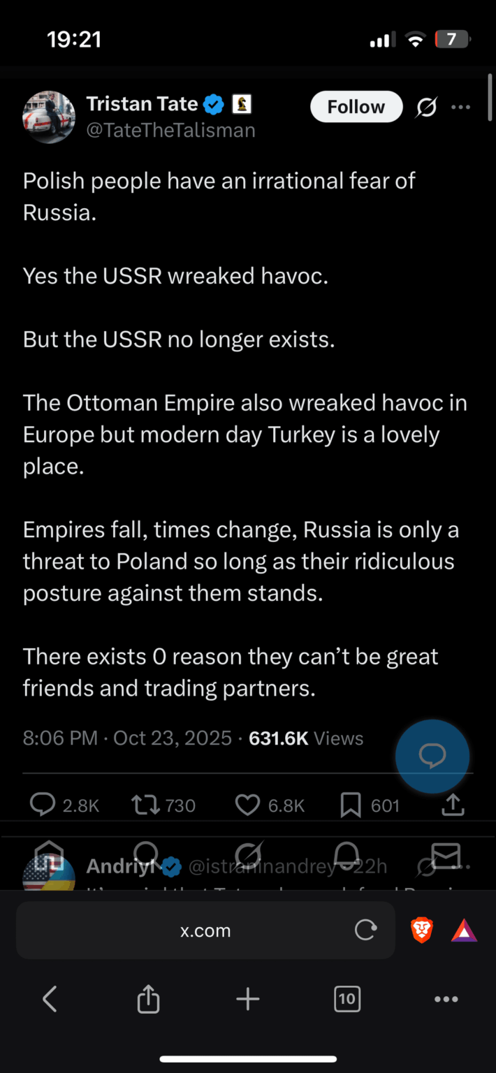 レッドピルの第一人者、ポーランドは「ロシアに対して不合理な恐怖」を抱いていると考えている