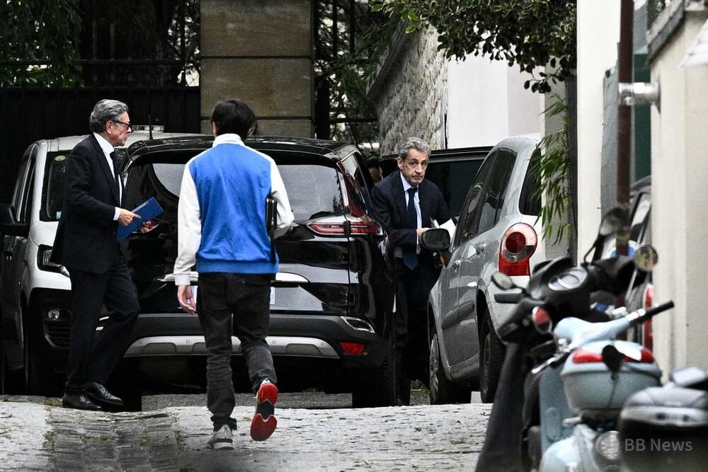 サルコジ元仏大統領、パリの刑務所に収監へ