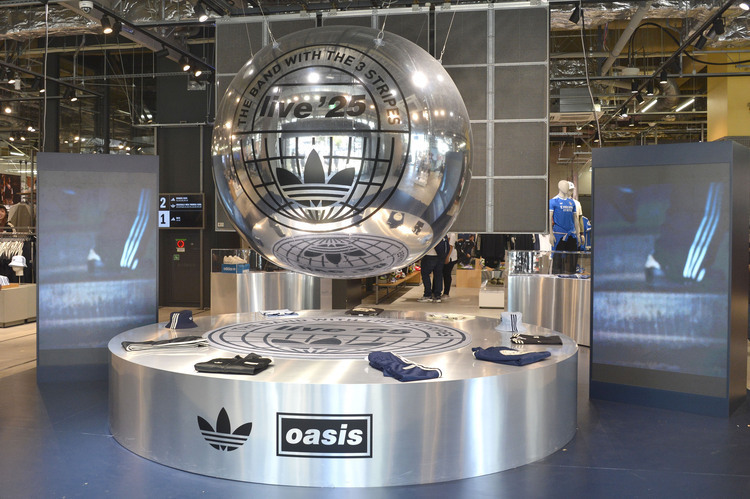 日本初のオアシス公式ポップアップショップ「Oasis Live ‘25 Tokyo Fan Store」に一足先に行ってきた！