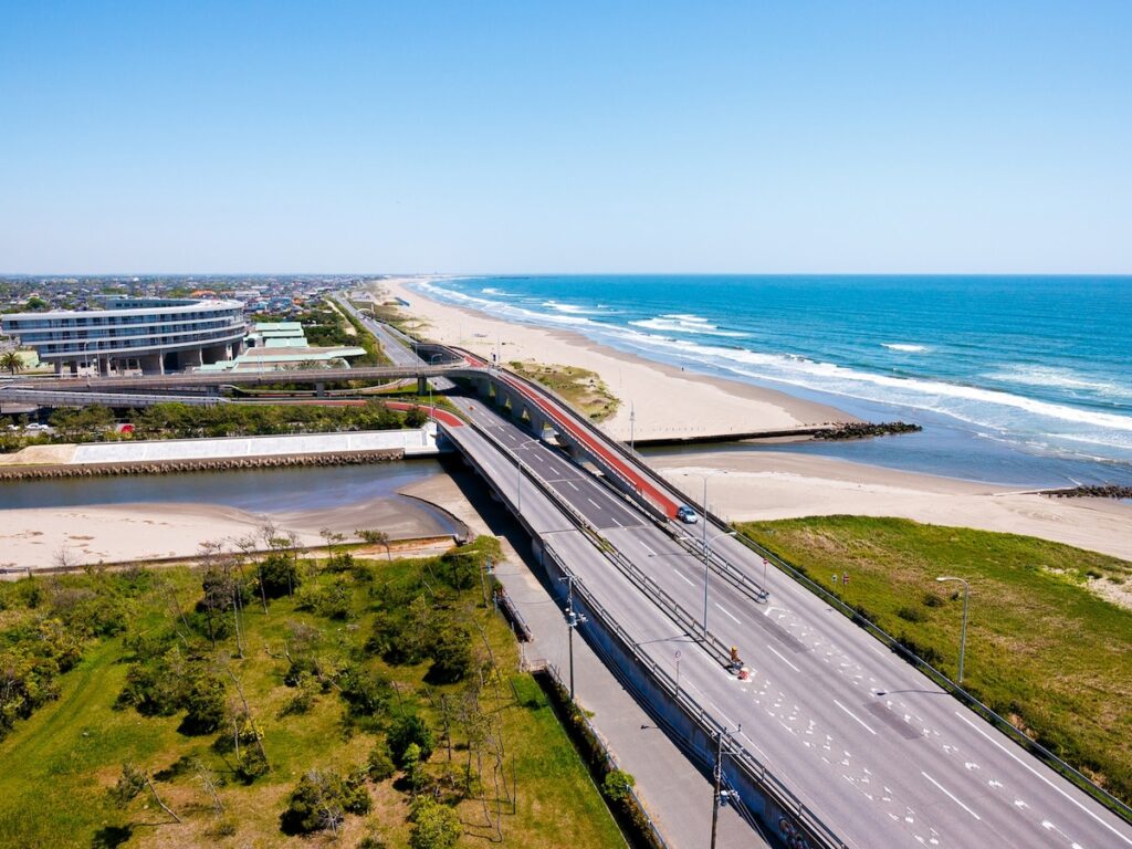 秋に行きたい「千葉県の絶景ドライブスポット」ランキング！ 「九十九里有料道路」に1票差の1位は？ - All About ニュース