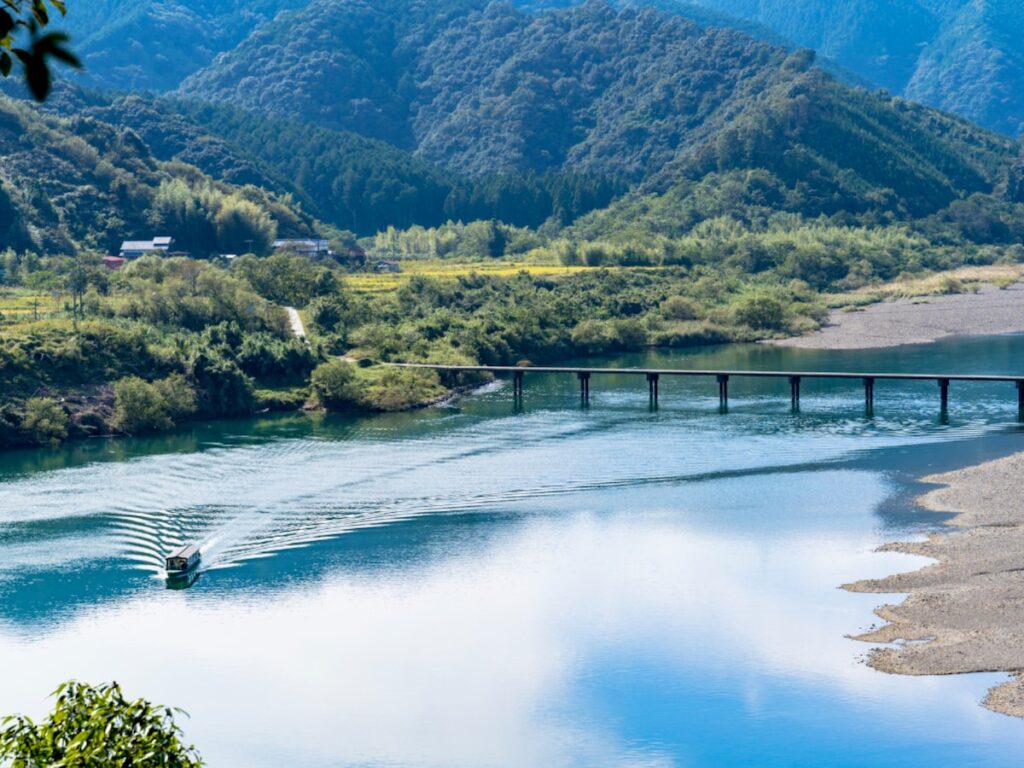 秋に行きたい「高知県の絶景ドライブスポット」ランキング！ 2位「四万十川沈下橋周辺ルート」、1位は？ - All About ニュース