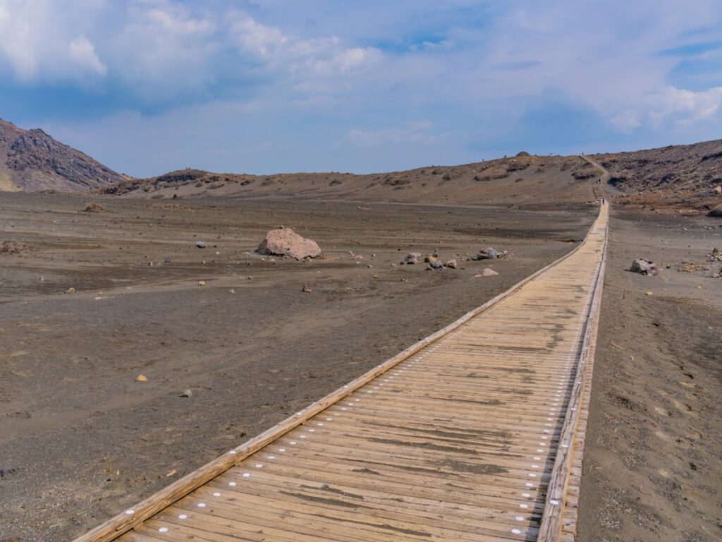 秋に行きたいと思う「熊本県の絶景スポット」ランキング！ 2位「阿蘇中岳火口・砂千里ヶ浜」、1位は？ - All About ニュース