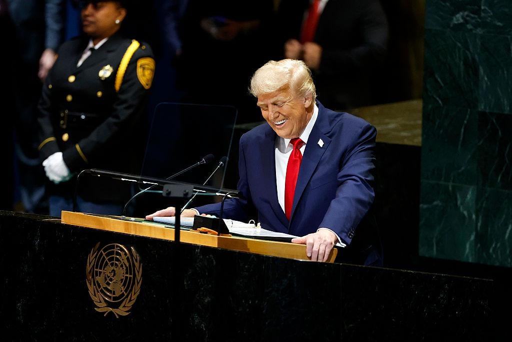 伝えられるところによると、トランプ大統領は権力を手放すことに消極的なマドゥロ大統領に不満を抱き、ベネズエラとの残りの外交ルートを終了するとのこと