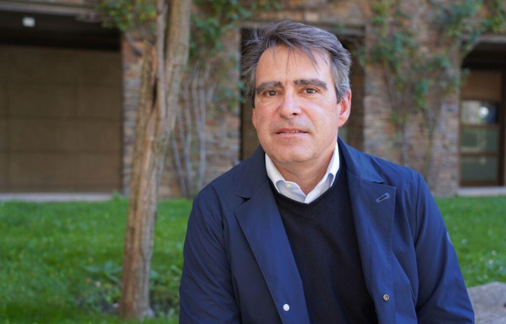 今日 - 2025 年 10 月 8 日にはさらに記事があります。私が見つけたすべての見出しは次のとおりです...