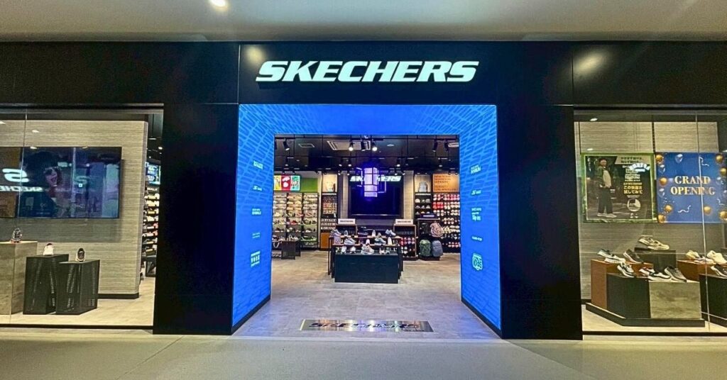 長野県初出店!「スケッチャーズ イオンモール須坂店」本日グランドオープン！オープンを記念して10月15日(水)15:00～LiLiCoさん&藤森慎吾さんによるスペシャルトークショーを開催 | SKECHERS JAPAN G.K.のプレスリリース