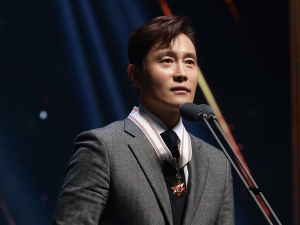 イ・ビョンホンが“2025大韓民国大衆文化芸術賞”で寶冠文化勲章受章、世界が認める存在感 | cinemacafe.net