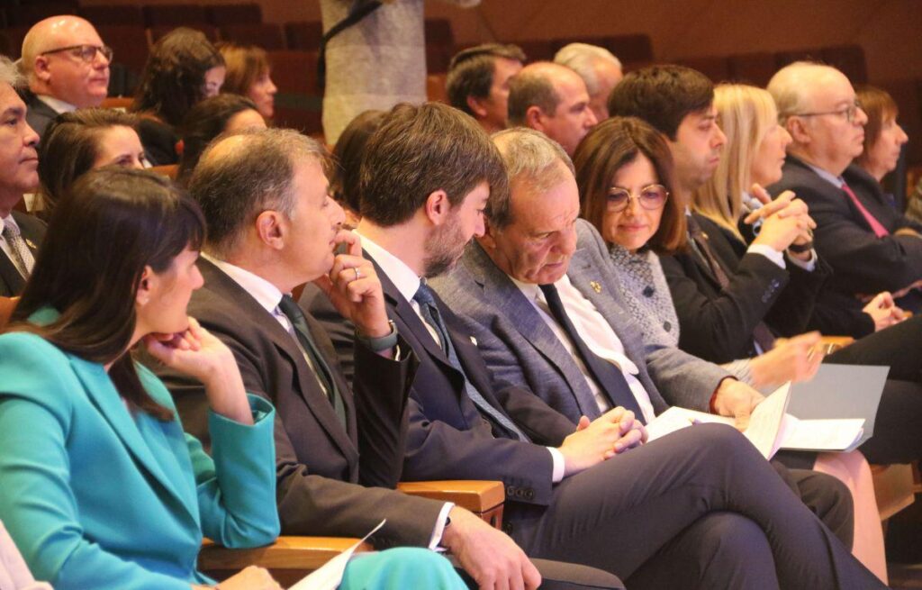 本日 - 2025 年 10 月 29 日にはさらに多くのアイテムがあります。私が見つけたすべての見出しは次のとおりです...