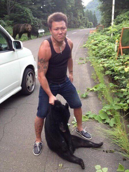 田舎にコイツ1000人派遣したらクマに勝てる説