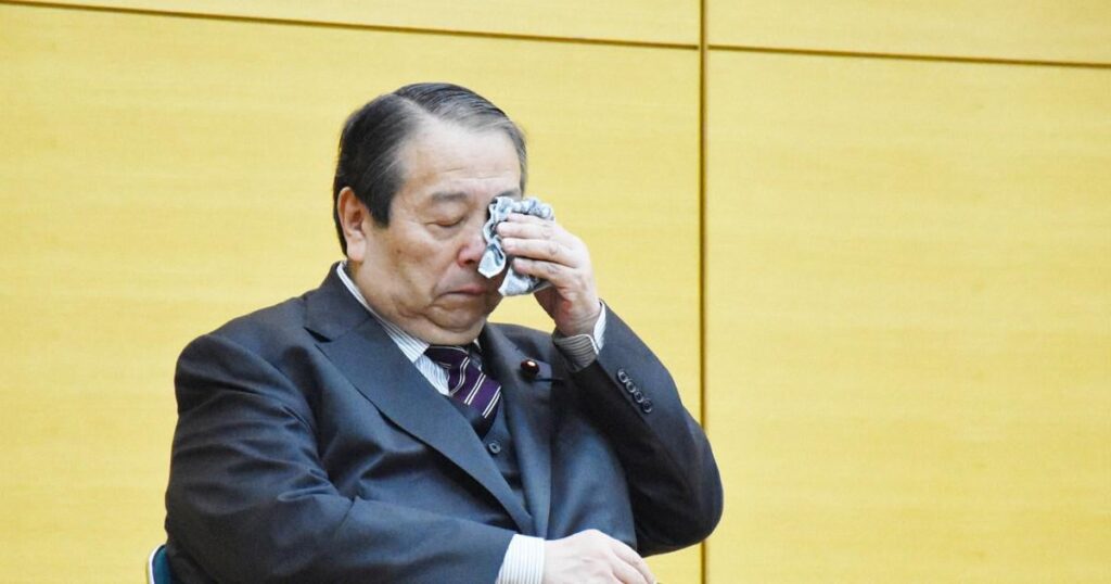村上前総務相「民主主義が危ない」 幹部職員前に泣きながら訴え ―「次の世代のために、どう民主主義と財政規律を守るか」