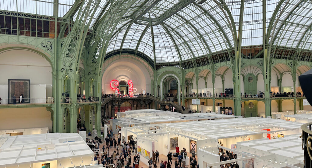 アート・バーゼル・パリ2025（Art Basel Paris）が開幕。ヨーロッパのマーケットの中心はパリになるのか。狂騒のアートウィークをレポート｜Tokyo Art Beat