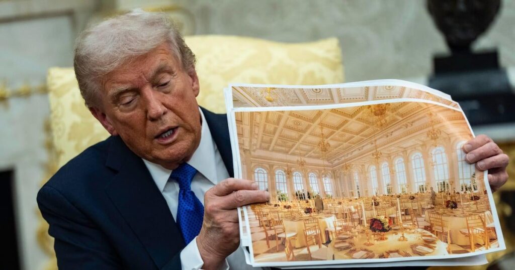 トランプ大統領、建設プロジェクトを監督する政府機関全体を解雇